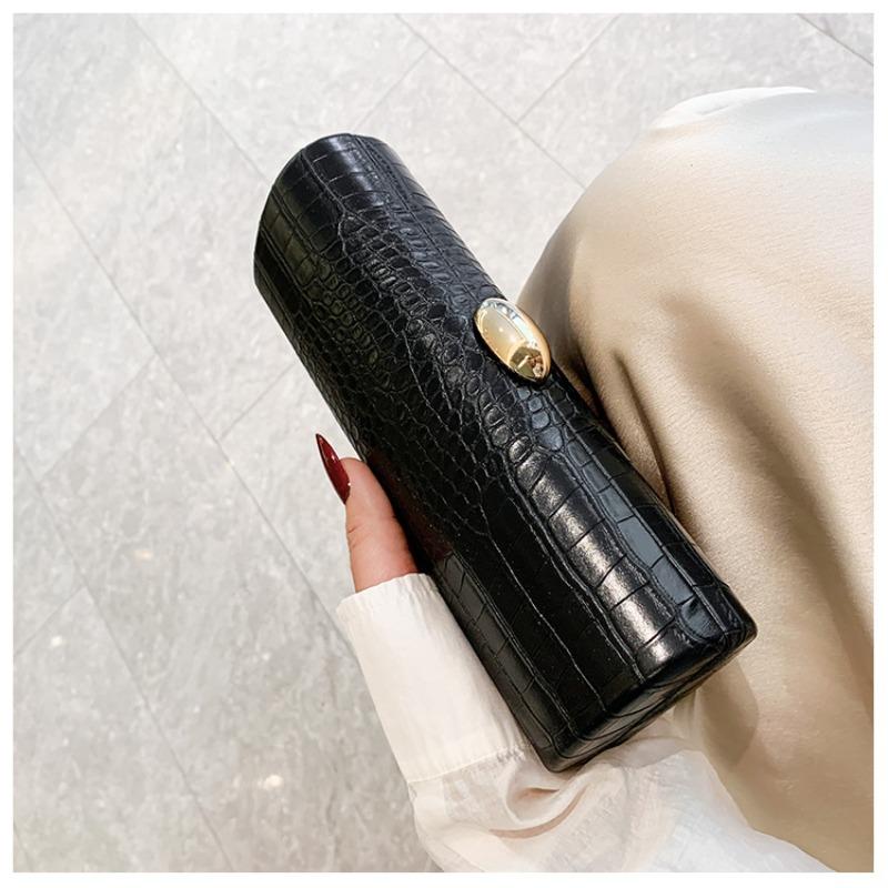 Autumn and winter warm brown crocodile pattern long baguette bag clutch bag trendy locomotive dating party special-shaped bag