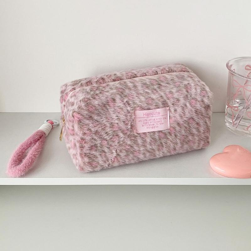 Soft Faux Hair Handheld Makeup Storage Pouch Large Capacity Leopard Pattern Cosmetic Case For Gym Skincare Products