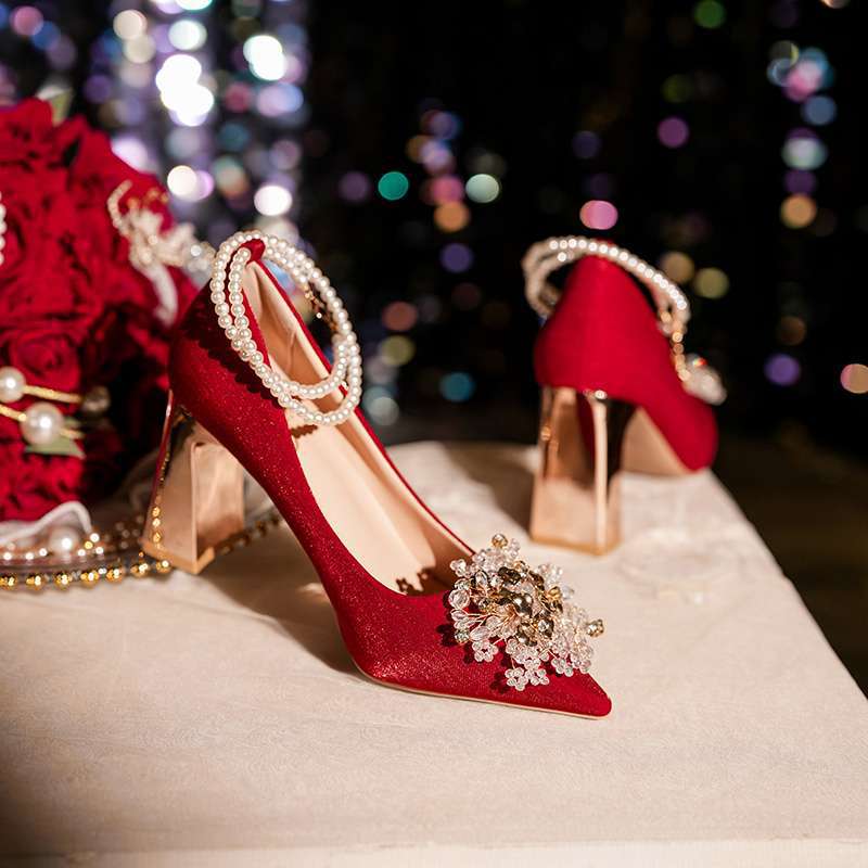 

Свадебные туфли женские толстый каблук 2025 новые свадебные красные туфли на высоком каблуке не устают ноги свадебное платье китайская сценическая одежда две туфли 40