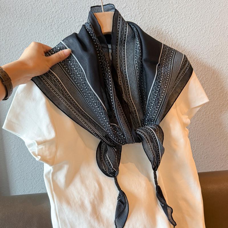 Japanese Retro Polka Dot Cotton and Linen Triangle Scarf Silk Scarf Women's Thin Neck Protection Scarf High-end Neck Scarf