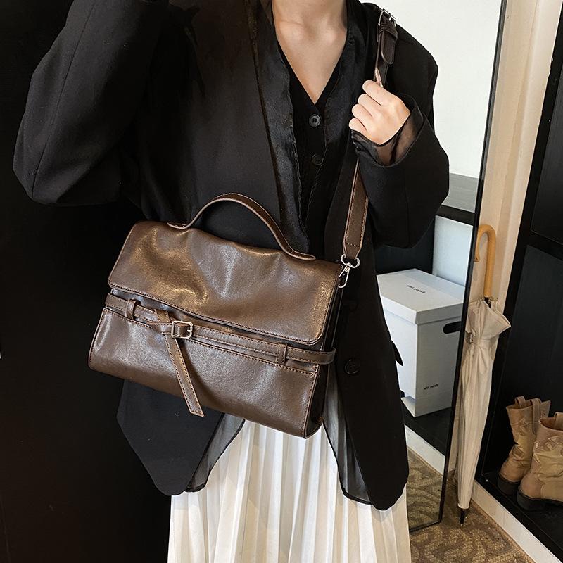 

2025 осень и зима новая наплечная сумка pu простая легкая роскошная сумка-тоут большая вместимость сумка-мессенджер женская сумка 31*9*22