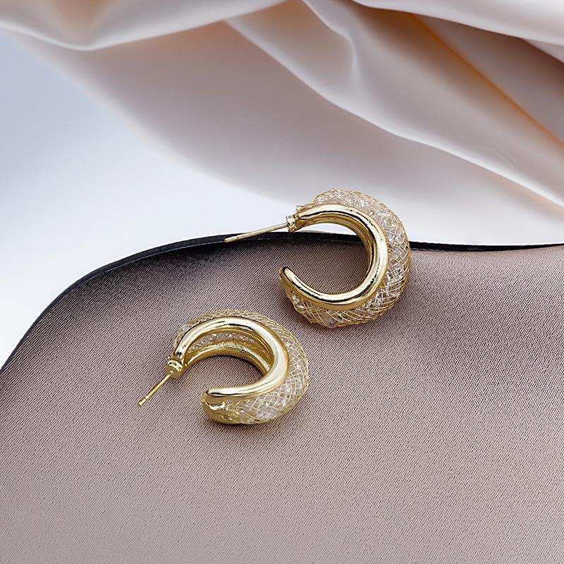 Chic and Elegant Metal Minimalist Earrings with Exquisite C-Shaped Ring and Zircon Border