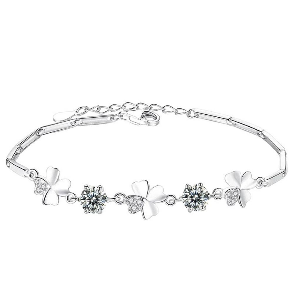 Four-leaf Clover Bracelet Elegant and Luxurious A Perfect Valentine's Day or Birthday Gift