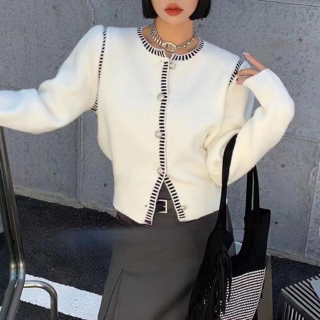 

Осенне-зимний ароматный милый однобортный вязаный кардиган, корейский свитер с высокой талией и круглым вырезом контрастного цвета для женщин One Size белый