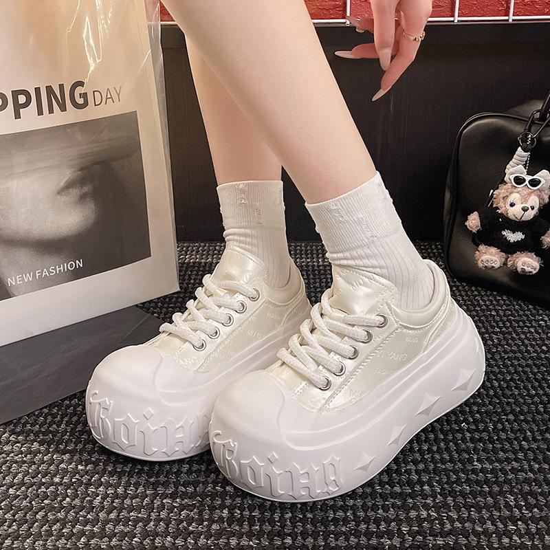 Korean version JX imitation leather letter printing big head white shoes women's 2025 spring new fashion versatile bread shoes casual shoes