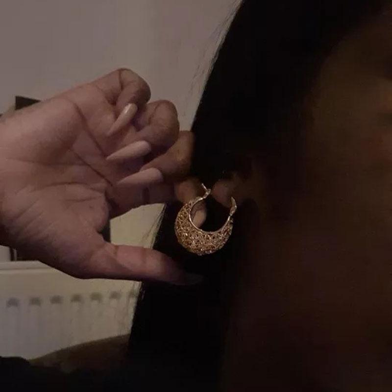 Vintage Simple Geometric Earring Small Circle Hollow Hoop Earrings for Women Golden Color Shiny Fashion Jewelry Wedding Party