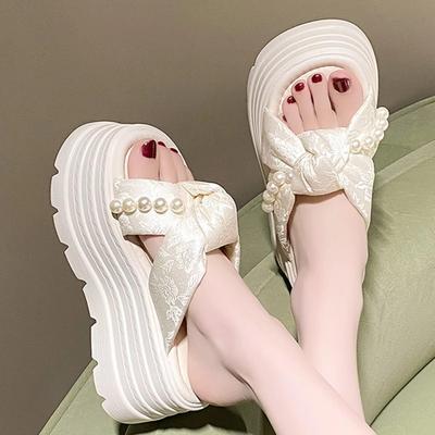 Thick-soled Pearl Slippers for Women's Summer 2025 New Small Height-increasing Leopard Print Beach Cool Slippers