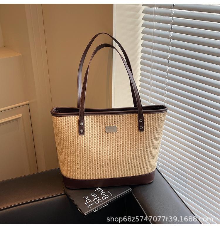 Woven Big Bag Women's 2025 New Korean Version of the Forest Shoulder Bag Summer Straw Tote Bag Retro Foreign Style Women's Bag