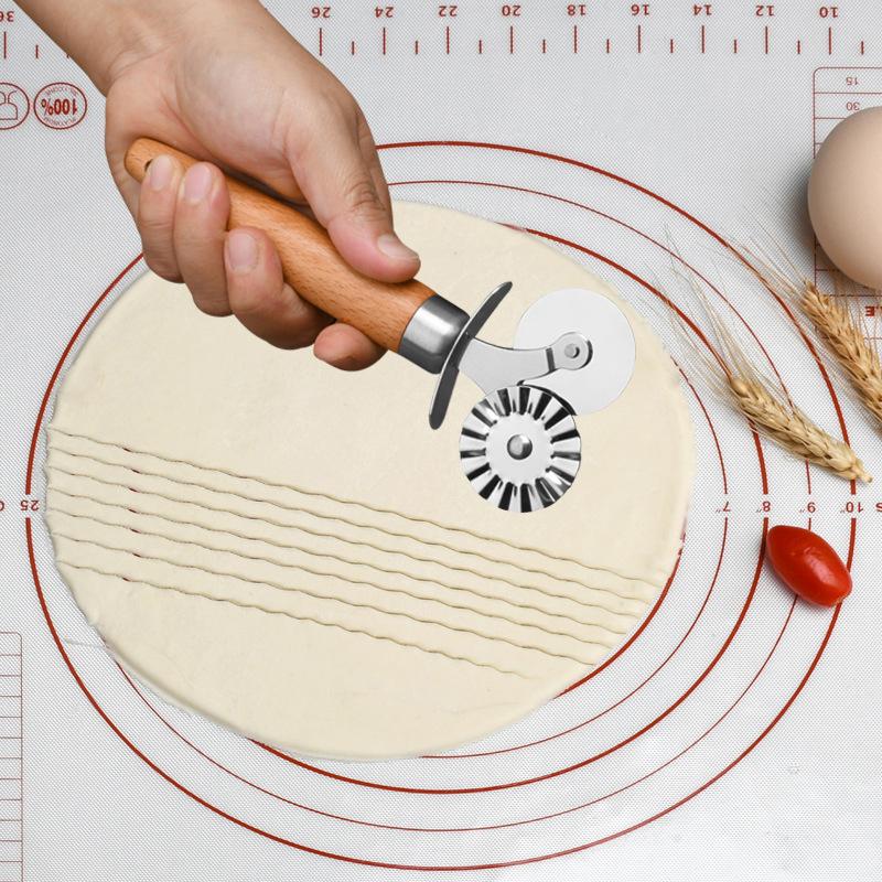 Teigradschneider - Geriffeltes Gebäckrad Doppelrad Ravioli Schneider Werkzeug Mit Holzgriff Für Pasta Pizza Ravioli Keks