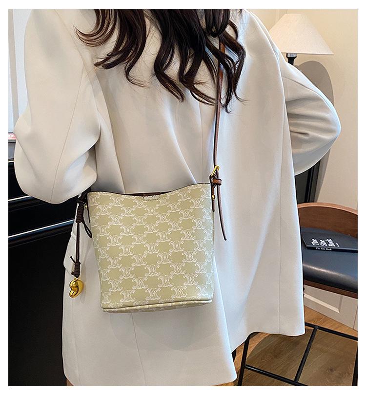 2025 Retro Print Large Capacity Crossbody Bucket Handbag