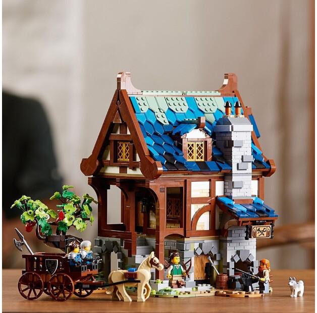 LEGO Ideas 21325 Medieval Forge
