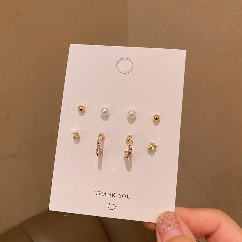 

Простые серьги-пусеты в форме сердца с жемчугом C-образной формы - Дизайн, удобный для сна