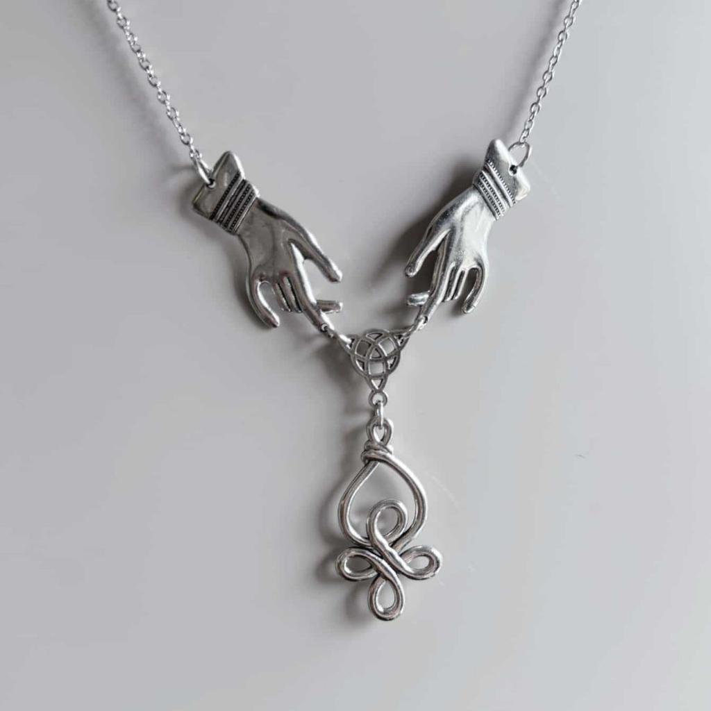 Original Design Sliver Color Both Hands Hollowed-out Celtic Knot Pendant Necklace for Women Halloween Party Gothic Witch Jewelry