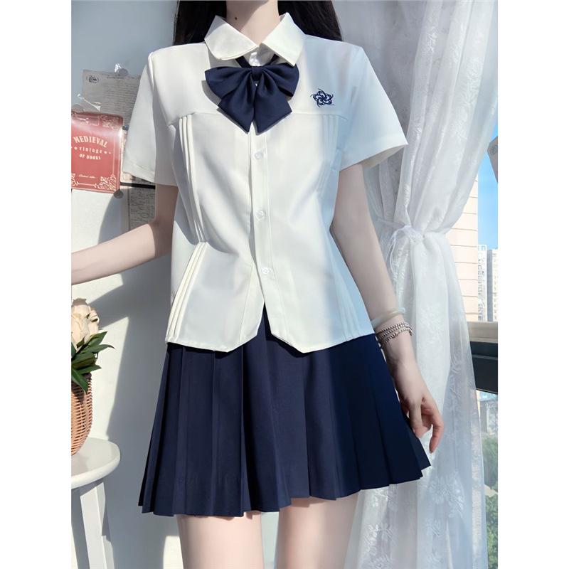 

Original JK Women s Thai Accordion Pleat Embroidered Square Collar Shirt - Versatile and Slimming Summer Top. S