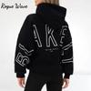 RogueWave Moletom Feminino Preto com Capuz Pulôver Estampa de Letras Grandes Modelagem Solta Novo Confortável Casual Streetwear Estilo Minimalista Uso Diário