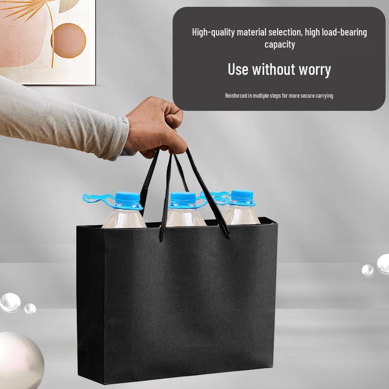 Schwarze Papiergeschenktaschen