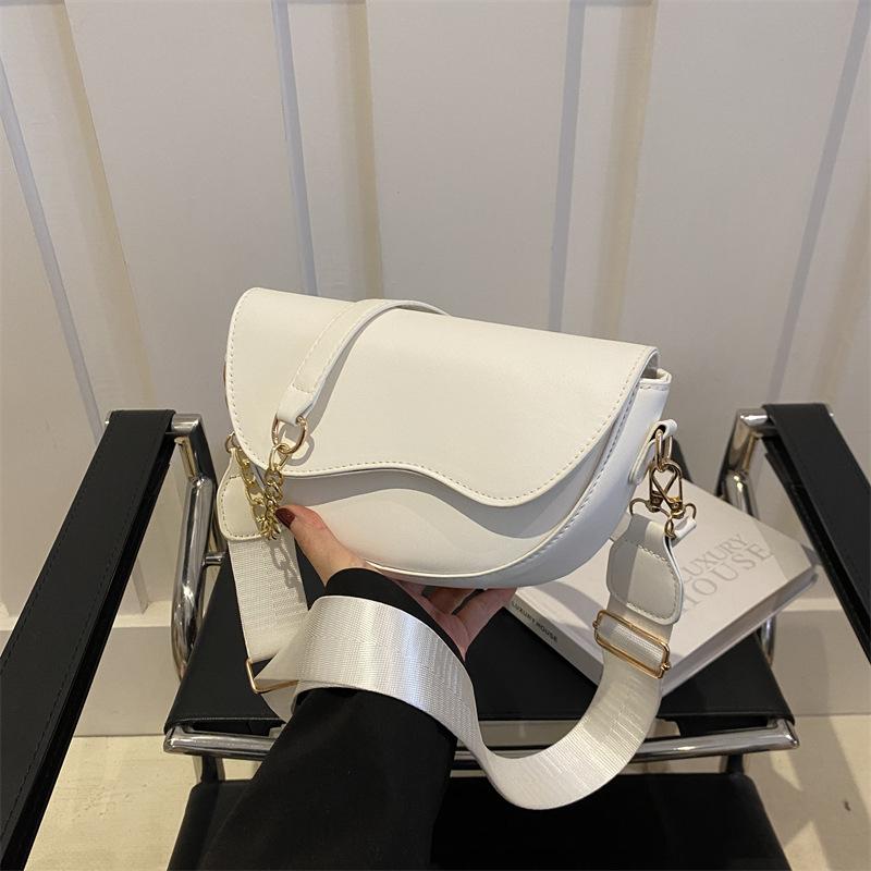 Premium Minimalist Women Saddle Bag Fashion Casual Shoulder Crossbody Underarm Bag