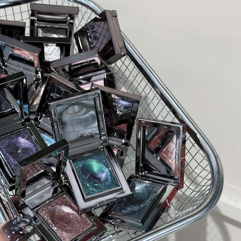 Light Luxury Shadow Monochrome Eye Shadow Pearl Glitte Broken Diamond To Brighten Mashed Potatoes