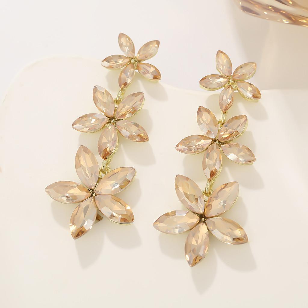 Elegant Floral Petal Drop Earrings With Gold Alloy For Evening Wear And Fashion Jewelry