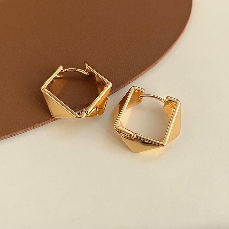 ANENJERY Geometric Irregular Polyhedral Hoop Earrings Simple Fashionable and Versatile Hip Hop Smooth Earrings Jewelry Gift