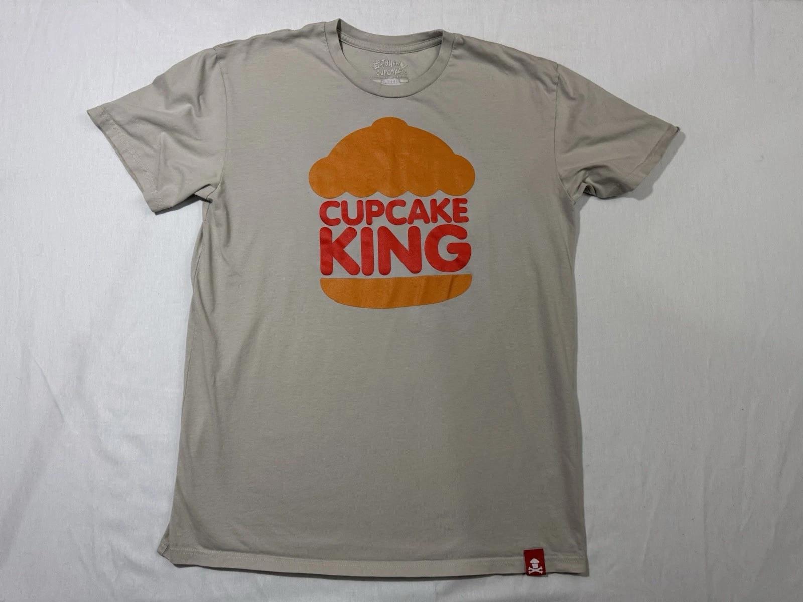 Johnny Cupcakes Cupcake King Light Gray T Shirt Mens Size L S