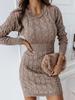 Damska jesienno-zimowa sukienka dzianinowa dopasowana z okrągłym dekoltem i długim rękawem
