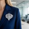 Broșă Elegantă în Formă de Inimă Strălucitoare cu Strass-uri Pin pentru Reverul Sacoului Insignă pentru Rochie Bijuterie Cadou Accesorii pentru Palton