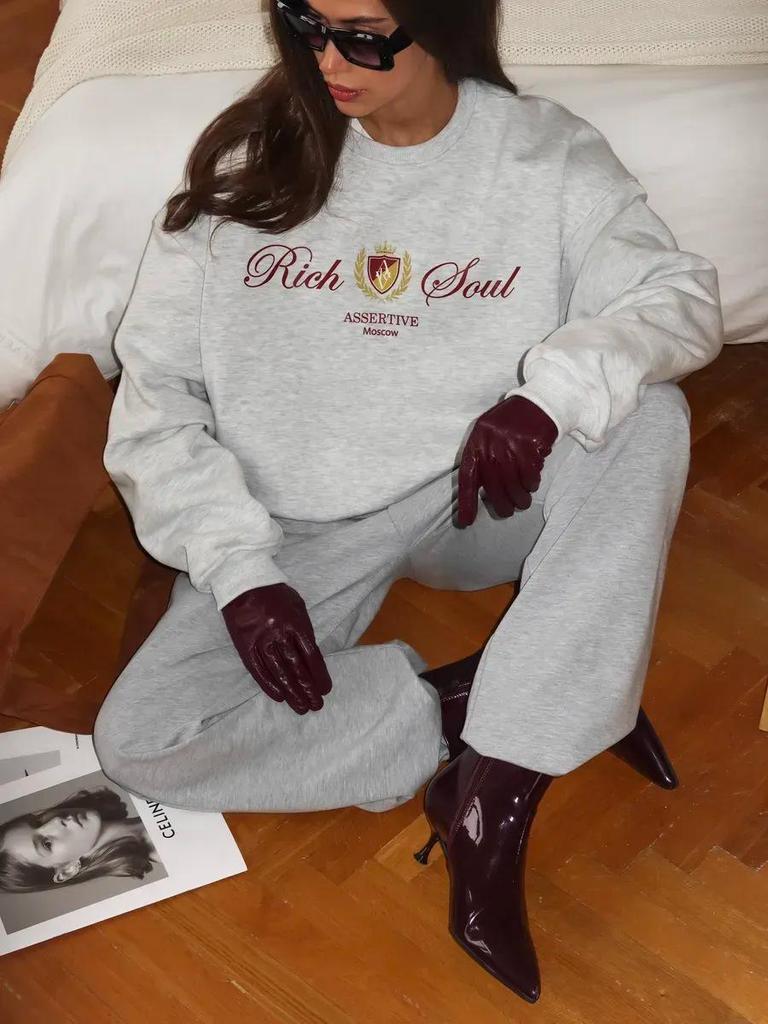 Plus Velvet Oversized Round Neck Sweatshirt - Versatile Spring/Autumn Top for Ladies