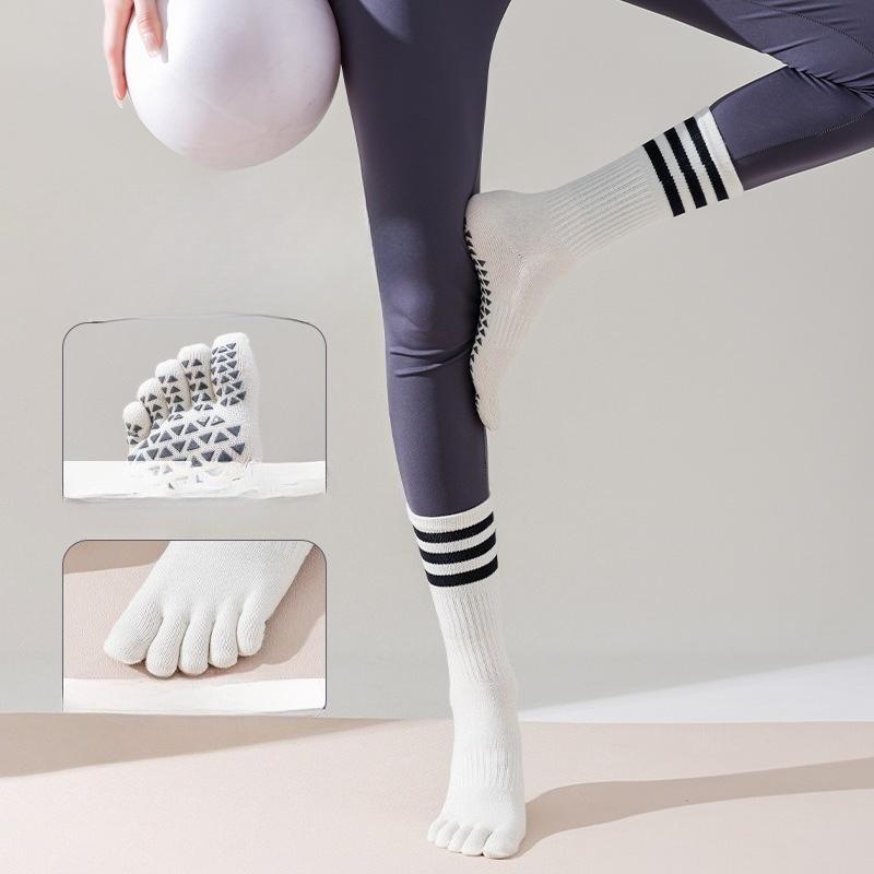 Five-finger Socks, Yoga Socks, Anti-slip Women's Pilates Socks, Anti-slip Socks, Yoga Socks, Autumn and Winter Mid-calf Style