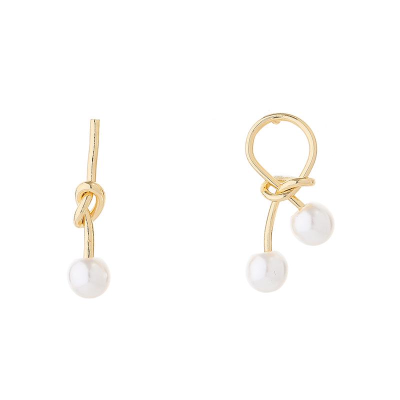 S925 Silver Needle Asymmetrical Pearl Earrings: Retro French Knotted Studs, Trendy and Simple Women's Jewelry
