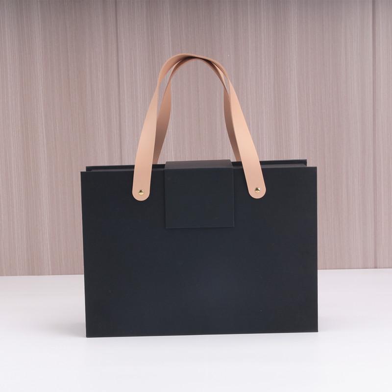 Creative Souvenir Gift Box with Handbag Packaging
