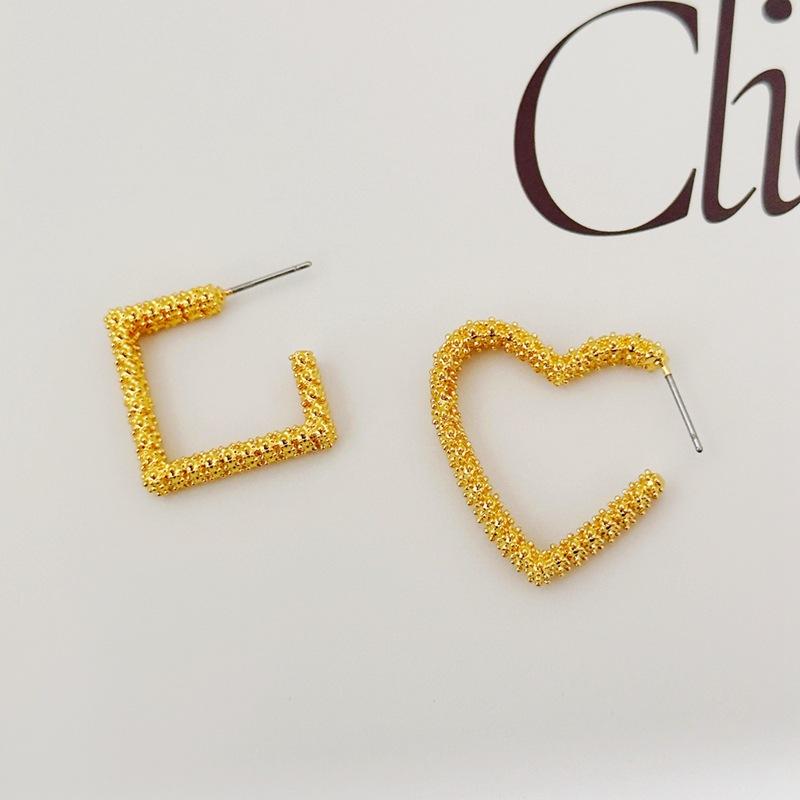 

Design Personalized Simple Earrings Exaggerated Ab Love Stud Earrings