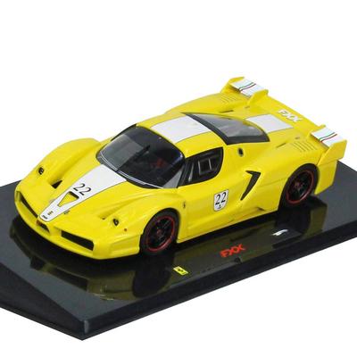 MATTEL DL Ferrari FXX Elite Produkt gotowy 1/43 (Żółto/Białe Paski)