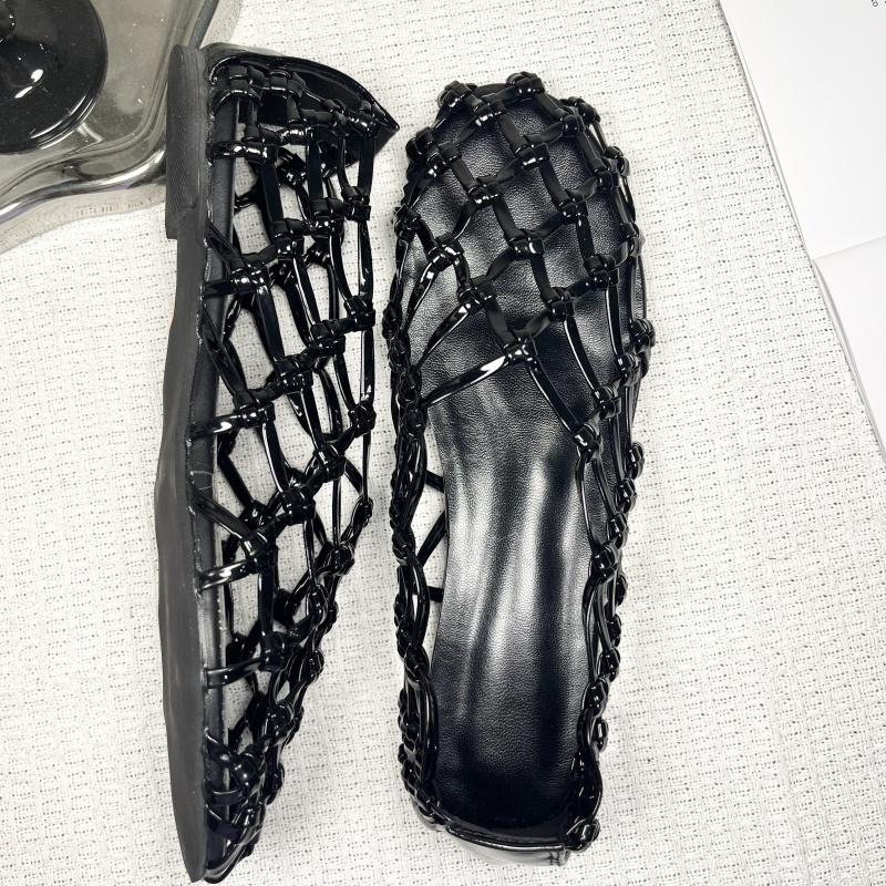 

Fashion Hollowed-out Woven Mesh Sandals 2025 New Low-heeled Flat Round-toe Women s Single Beach Shoes 35