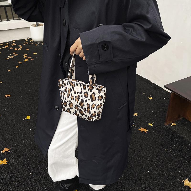 Minibolso de mano estilo coreano: Bolso Versátil para Teléfono, Accesorio Pequeño para Desplazamientos