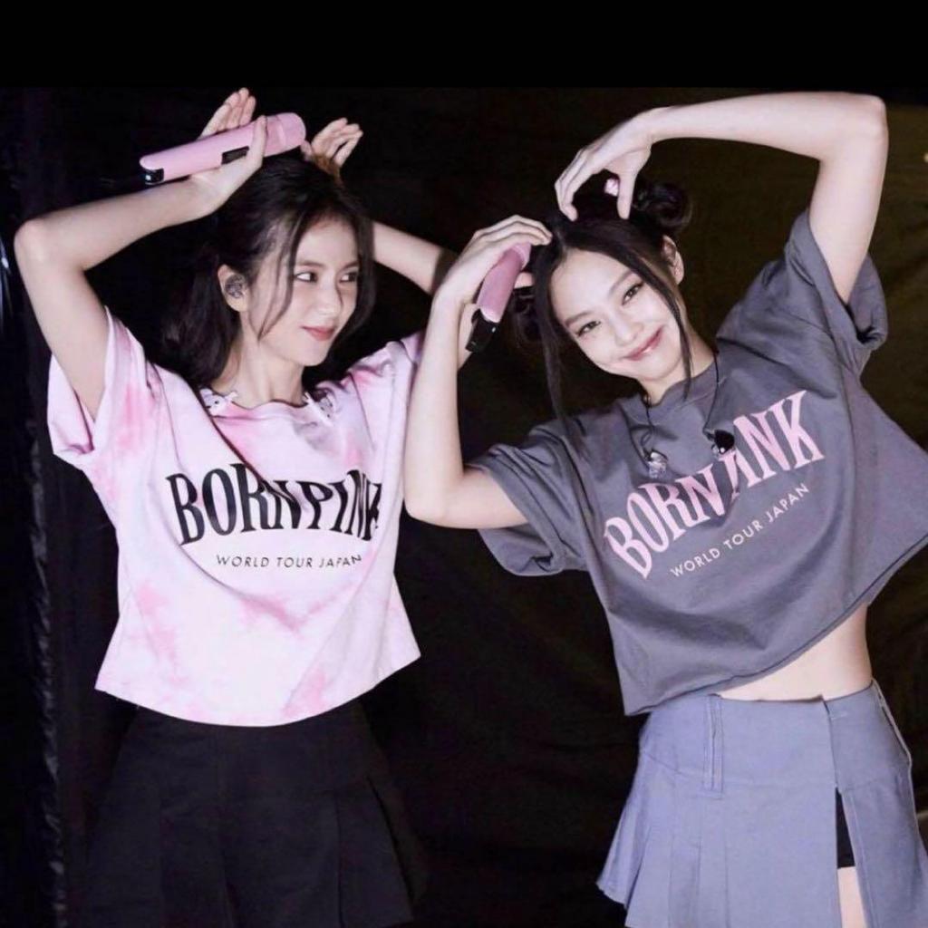 [USED] JISOO and LISA Wear BLACKPINK Short T-shirts