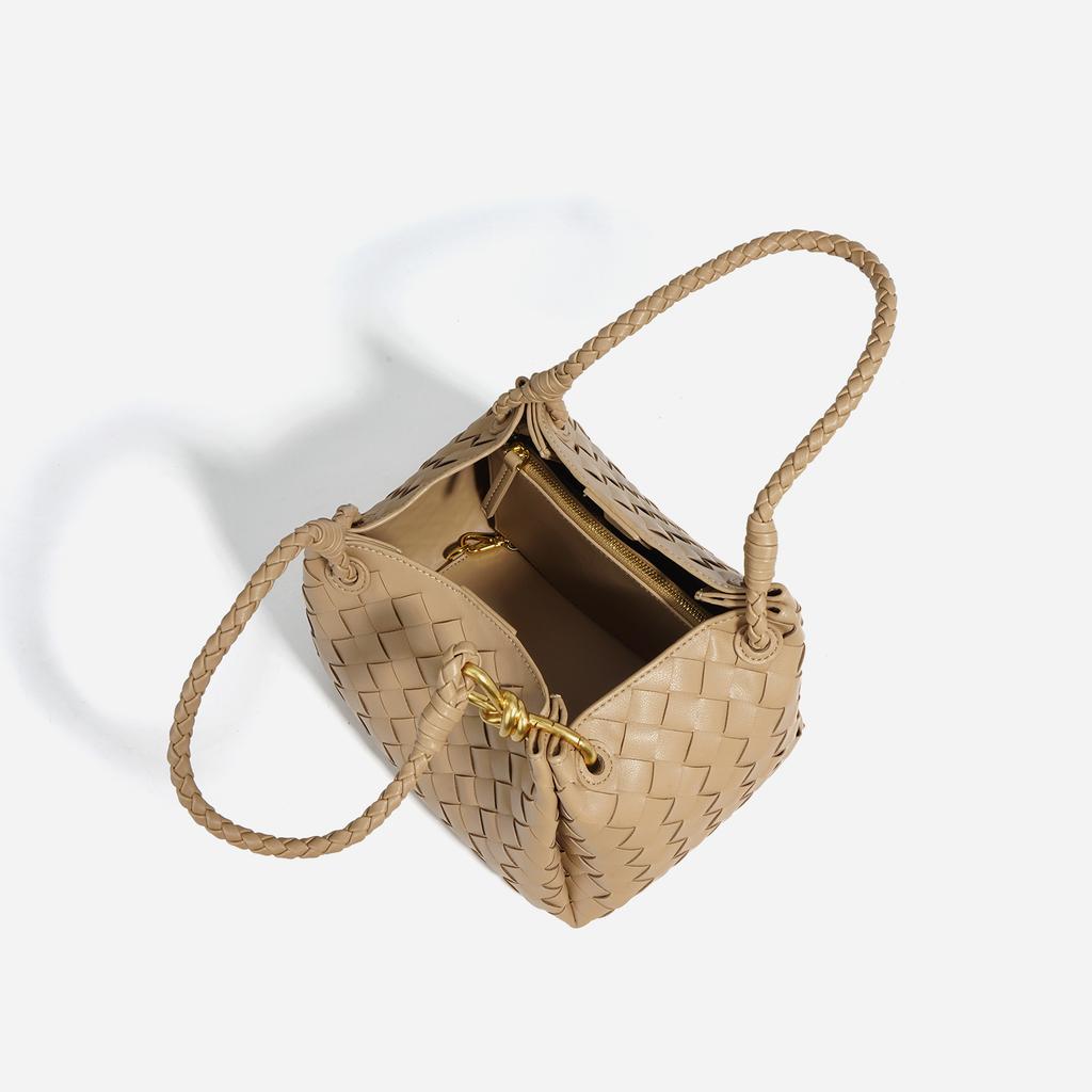 Leather Hand-held Bag, Top Layer Leather, Creative Weaving Technique, Bucket Bag, Retro Vegetable Basket, Women's Bag