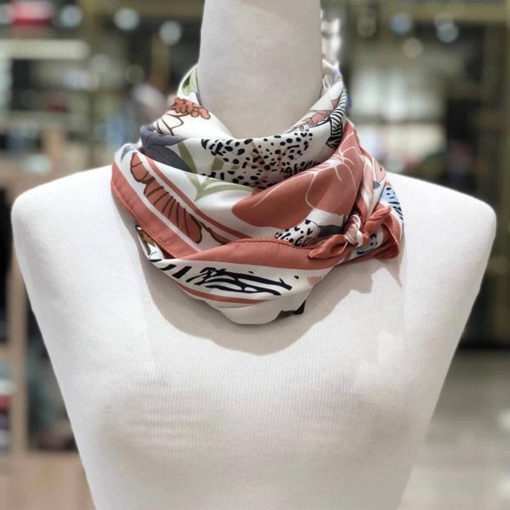 MJ Arnaldobasini Pastel Flower Silky Scarf ABFMW-20205