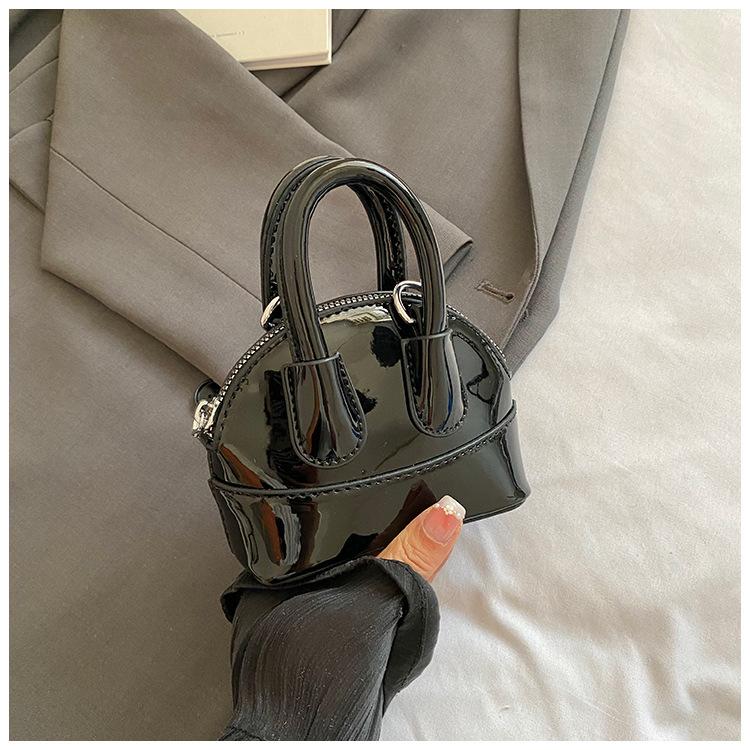 2025 new women's bag fashion mini portable shell bag versatile Internet celebrity explosion exquisite messenger bag bags