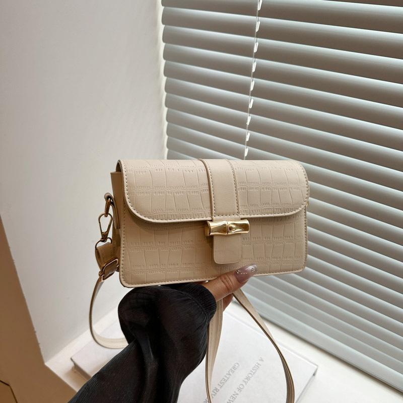 

Premium sense light luxury summer new shoulder armpit bag messenger bag high value temperament urban commuter women s bag