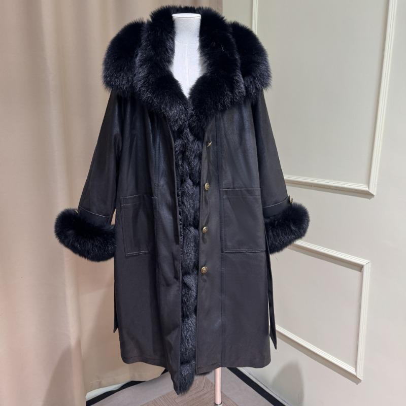 The real shot is a new goose down suit, a fox fur coat, a women's long pie, and a large-size fur coat.