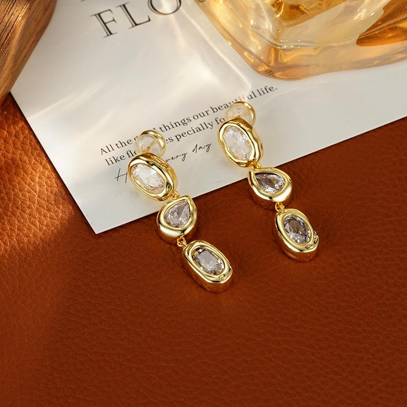 

Elegant Zircon Pendant Earrings - Chic & Versatile Design 18K Gold