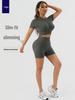 Ensemble de Sport pour Femme : Haut à Col Montant Manches Courtes Fermeture Éclair et Short Ribbed Taille Haute Contrôle du Ventre Lifting des Fesses