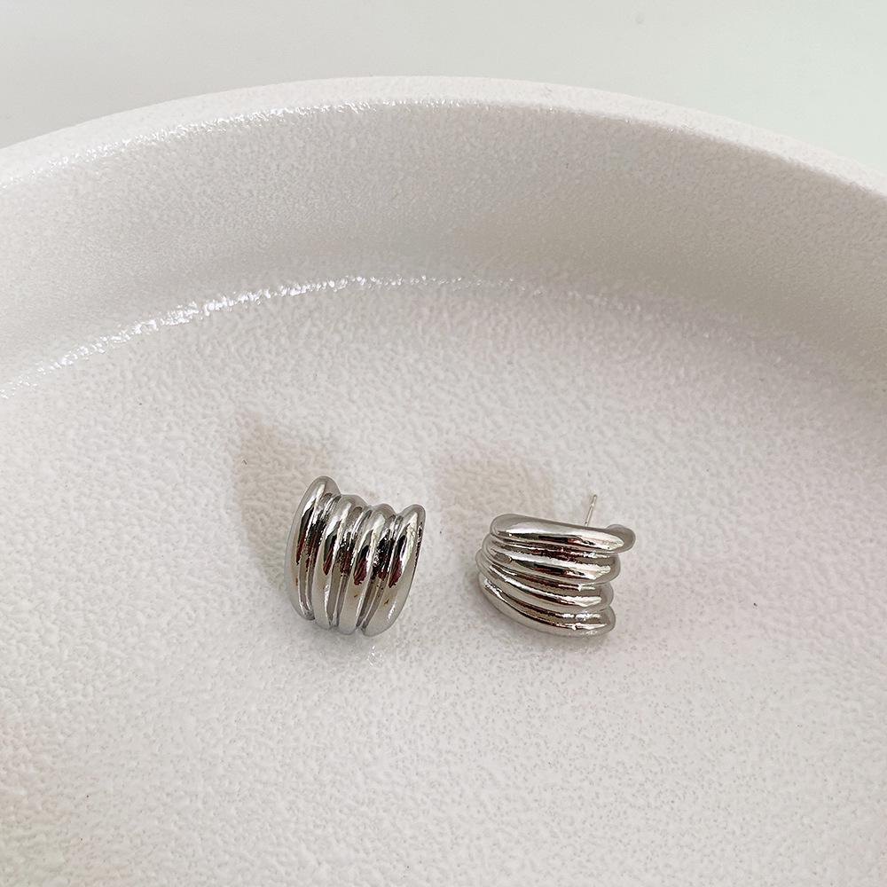 

Серьги, вдохновленные корейской дорамой «Слава»: Стиль Пак Ён-джин, Минималистичные серьги-гвоздики в виде бананов для женщин серебряный