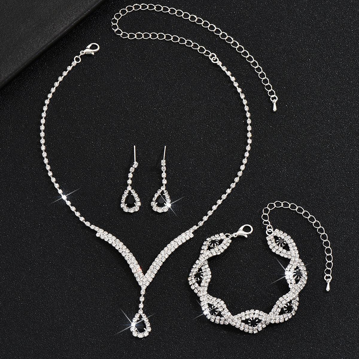 

4 Pcs Luxury Rhinestone Bride Jewelry Set for Women Black Water Drop Crystal Earrings Wedding V Necklace Eye Bracelet Fashion-
