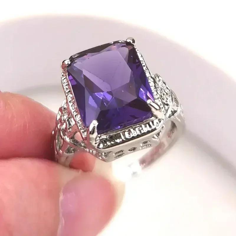 Women'S Purple Cubic Zirconia Ring With Flower Design - Fashionable Wedding Anniversary Party Jewelry Accessory