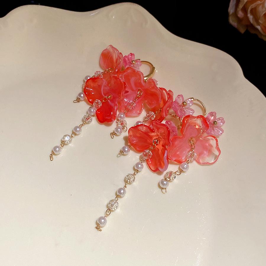 

Flower pearl fringed ear buckle holiday wind sweet small fresh earrings light luxury high sense earrings design sense niche