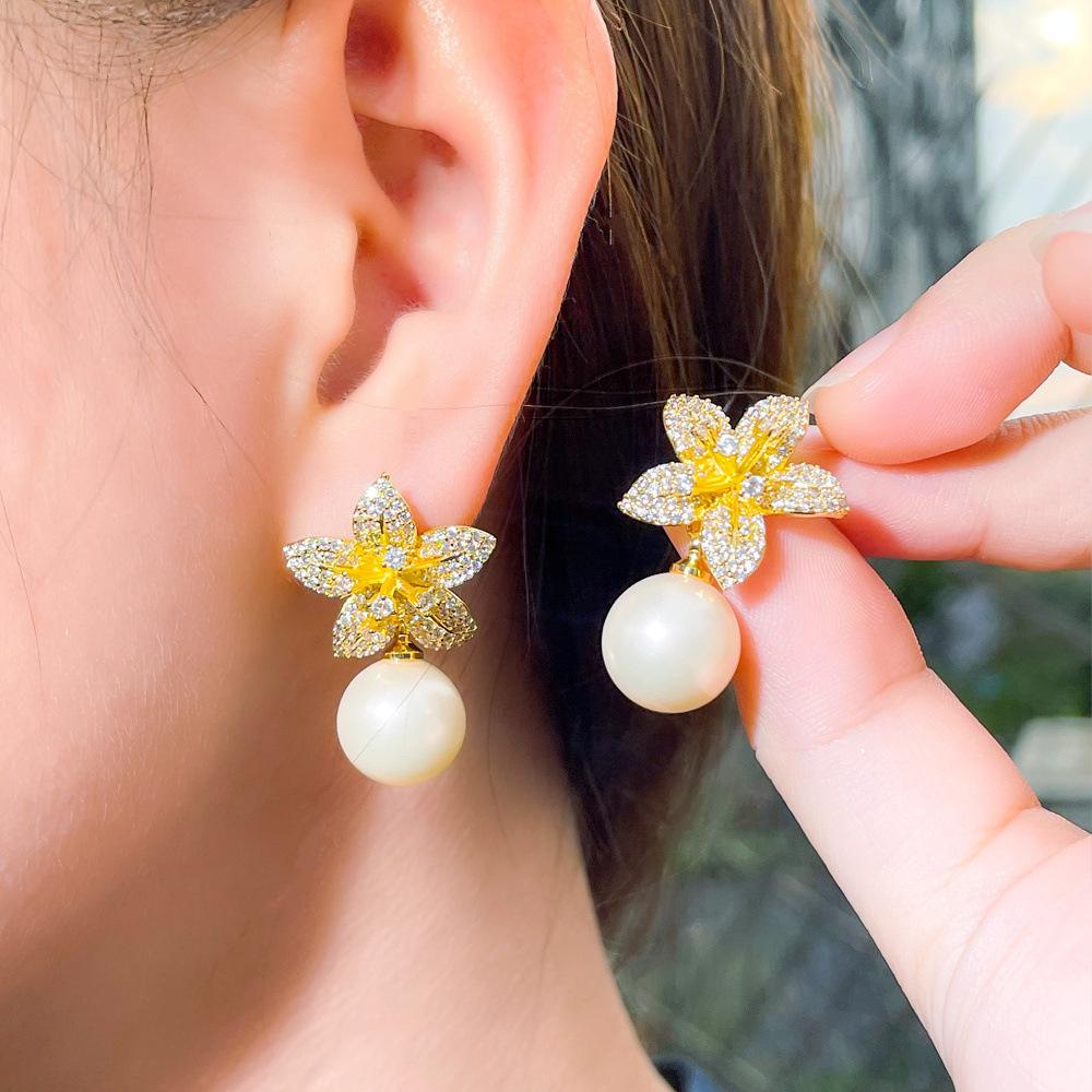 Bright Small Fresh Pearl Flower Earrings Temperament Slightly Inlaid Zircon High-End Earrings Stud Earrings