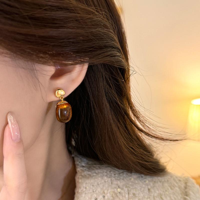 Smudge Resin Stud Earrings Maillard Retro Niche Earrings Fashion High Sense Versatile Earrings