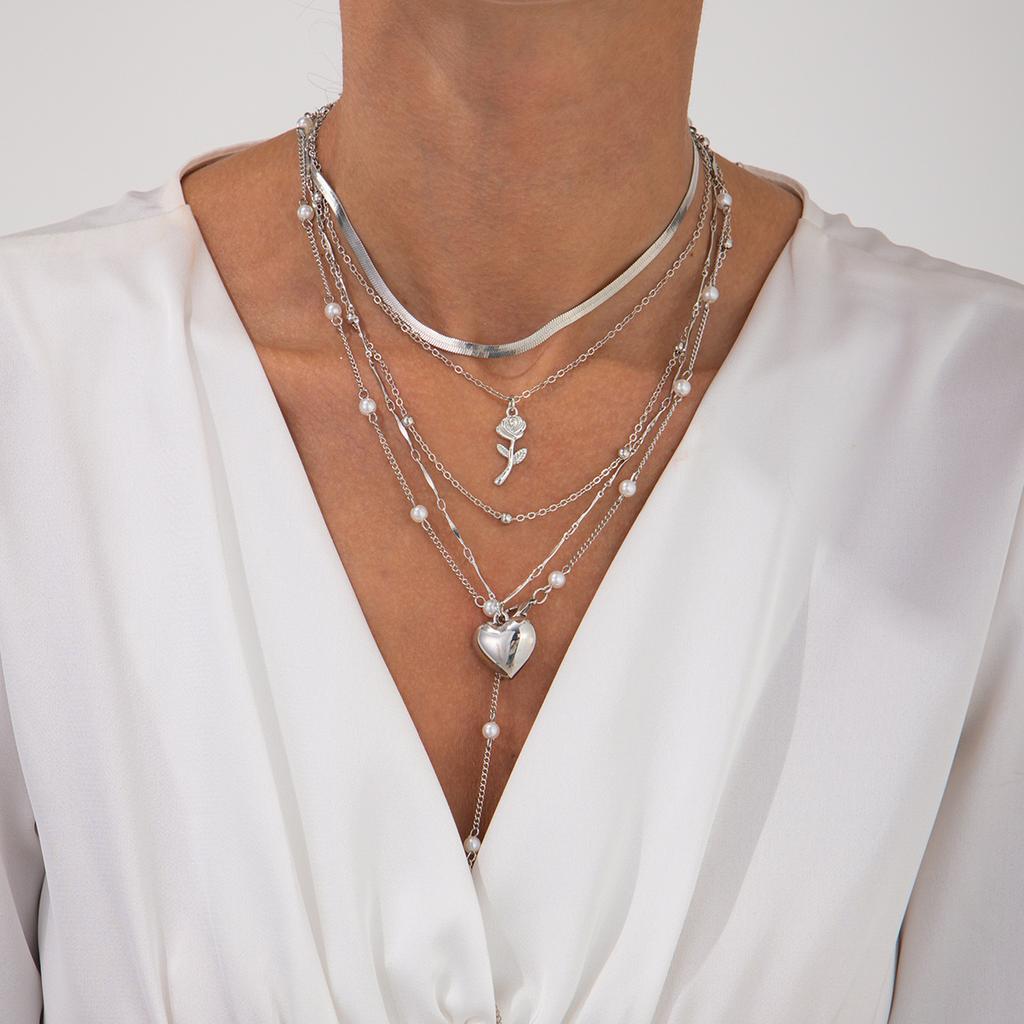 Sweet And Cool Rose Love Collarbone Necklace, Temperament Imitation Pearl Snake Bone Chain Stacked Necklace